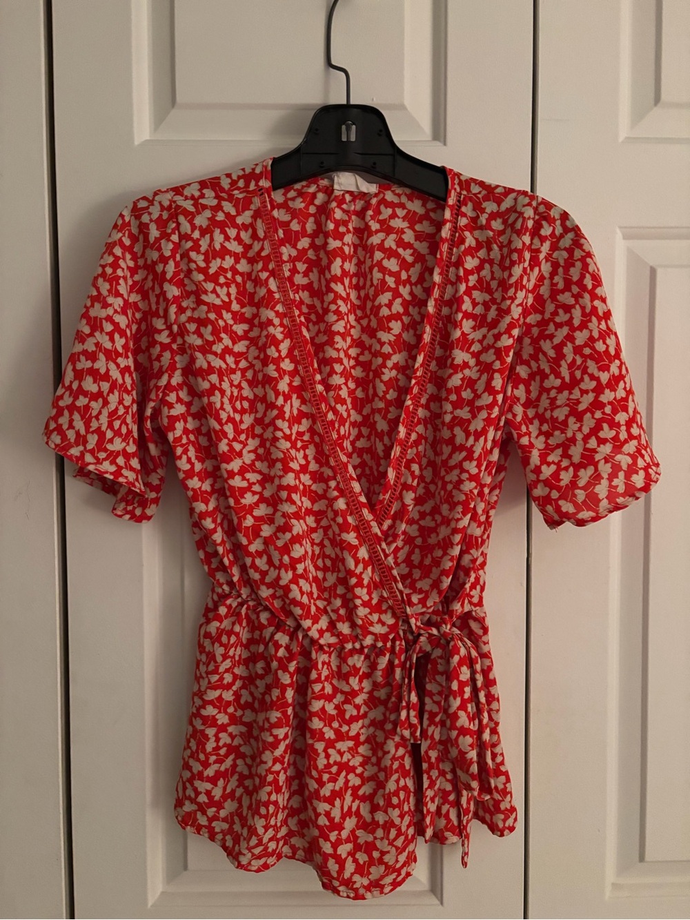 Sienna Sky Red and Cream Floral Wrap Top women’s medium